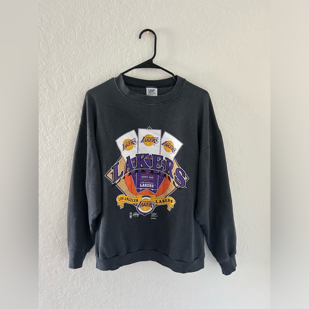 Oversized Vintage Lakers Sweatshirt